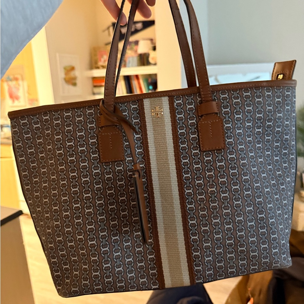 Tory Burch Gemini Link Brown and Cream Tote - Picture 3 of 3